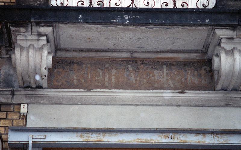 Radebeul, Albertplatz-Ecke Hellerstr., 21.3.1998 (4).jpg - ... & Klein-Verkauf